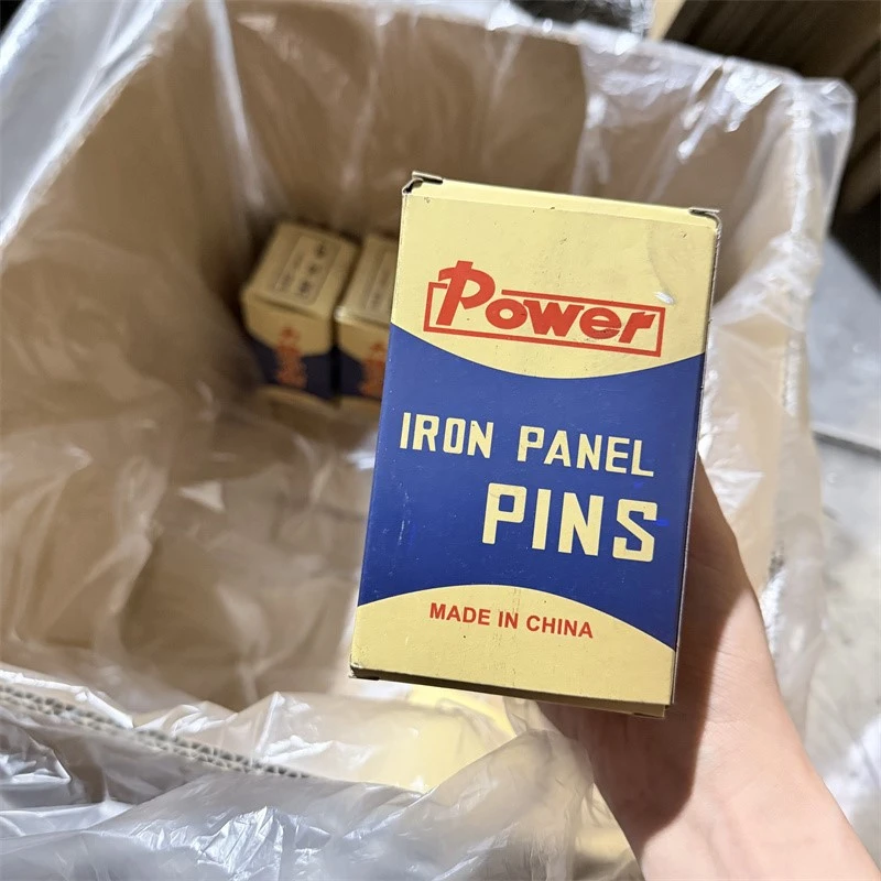 1China iron panel pins carton packing 1China iron panel pins carton packing